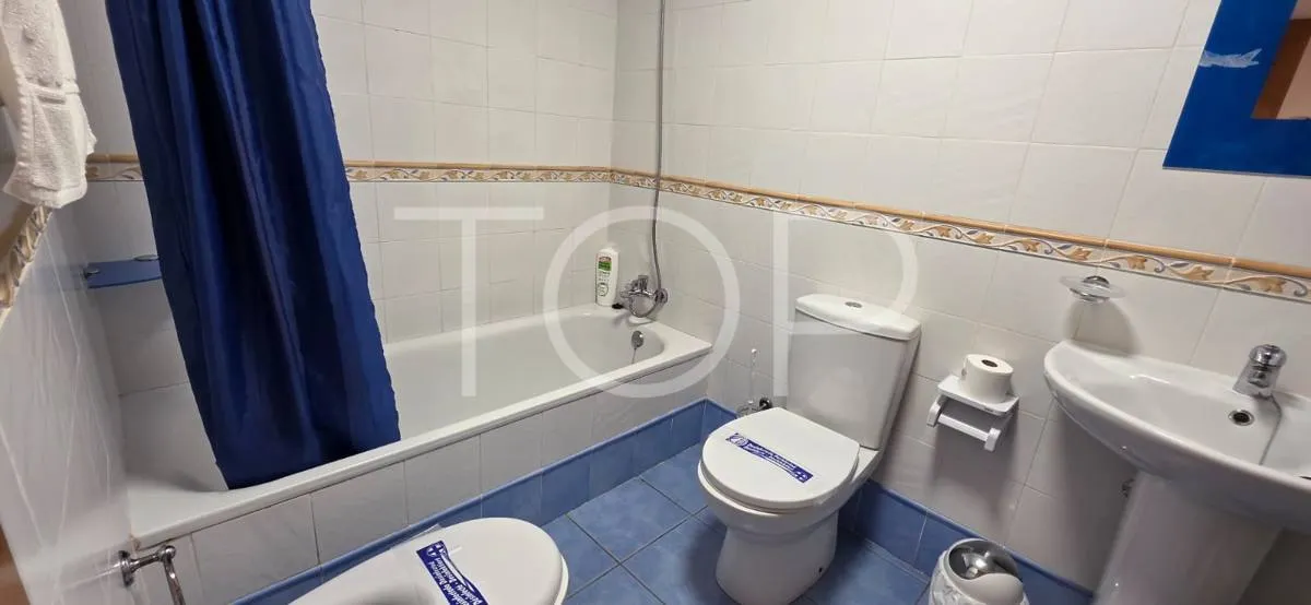 Acogedor apartamento con amplia terraza y vistas al jardín en Playa Paraíso