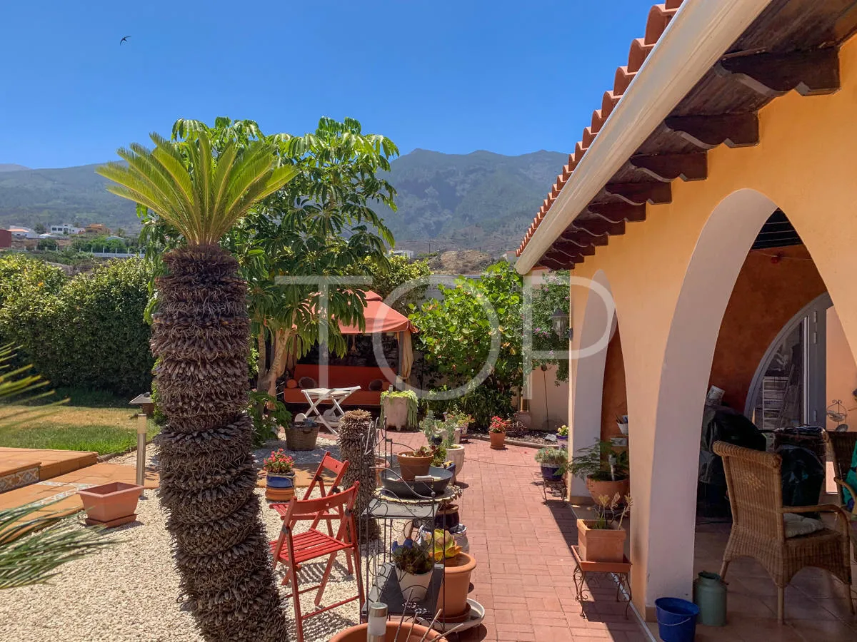 Villa bien mantenida en hermoso paisaje natural en Arafo