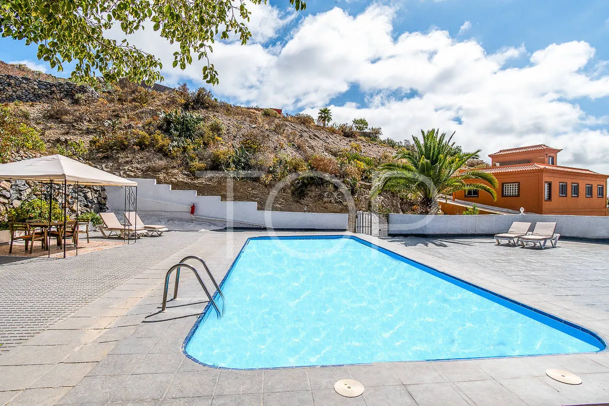 Finca con varias casas de invitados en Los Blanquitos