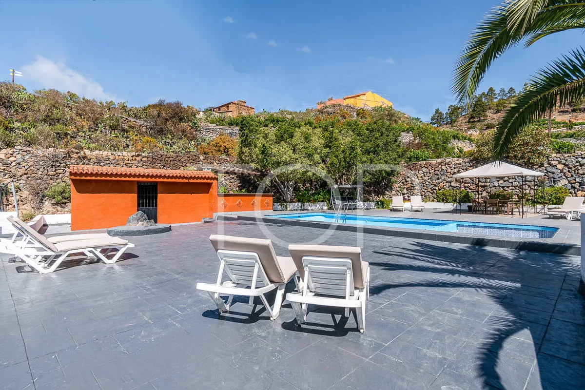 Finca con varias casas de invitados en Los Blanquitos