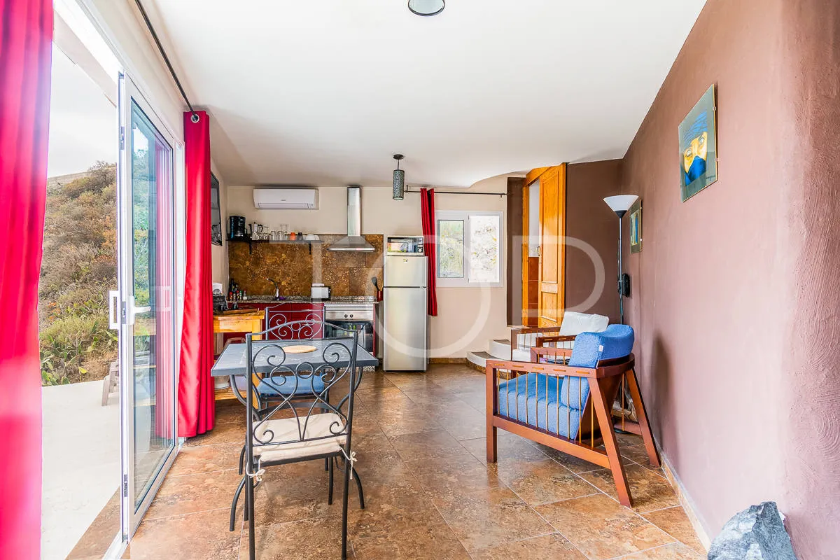 Finca con varias casas de invitados en Los Blanquitos