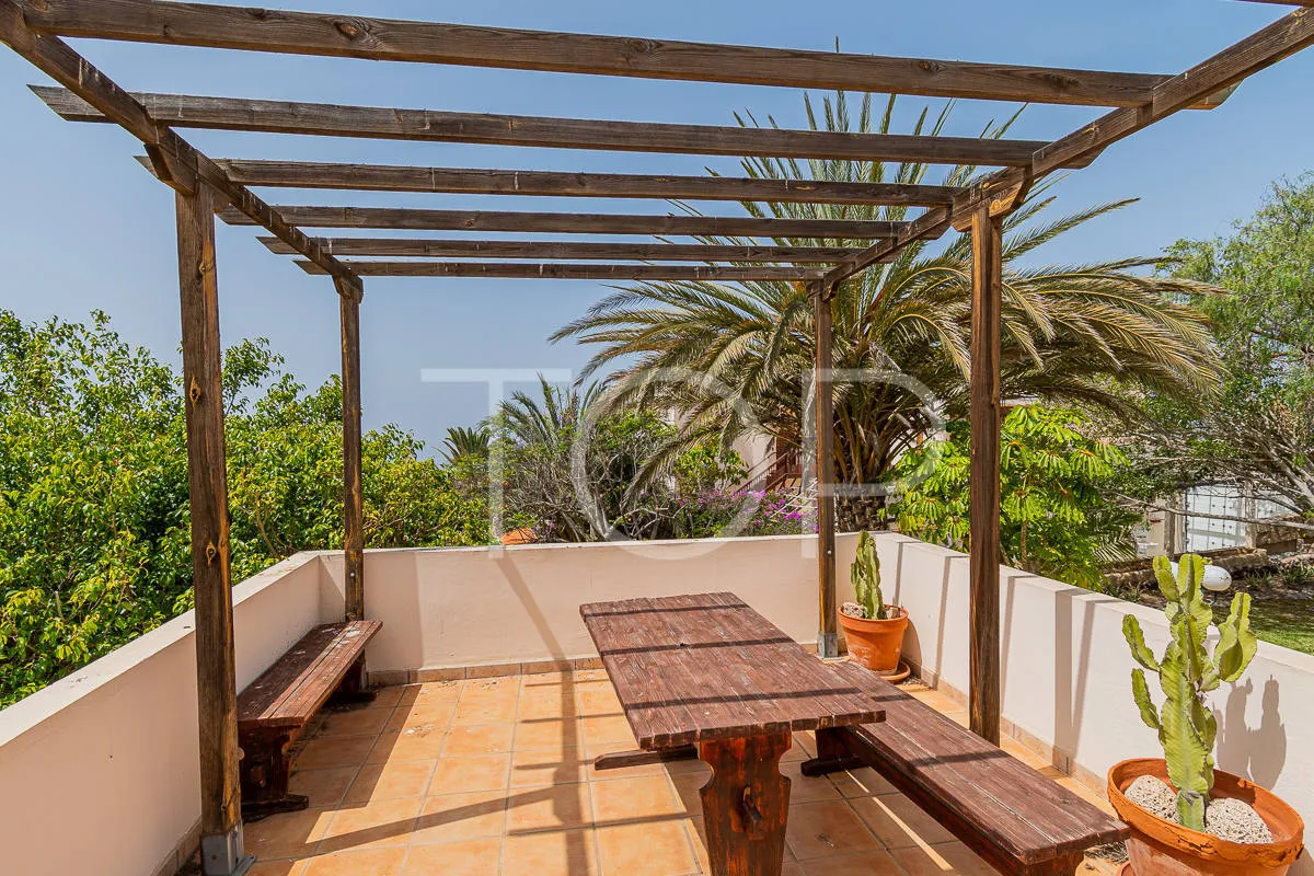 Romantisches Herrenhaus mit 6 Wohneinheiten in Costa  Adeje