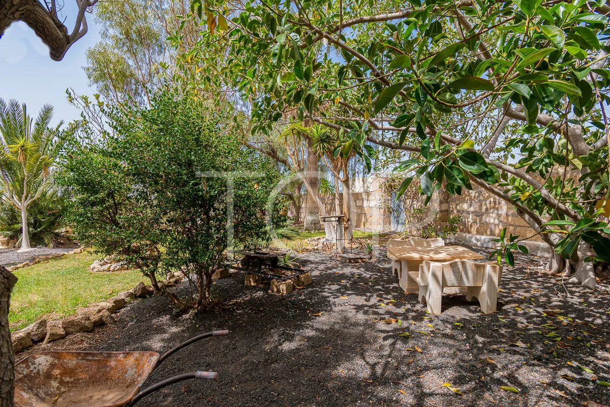 Romantisches Herrenhaus mit 6 Wohneinheiten in Costa  Adeje