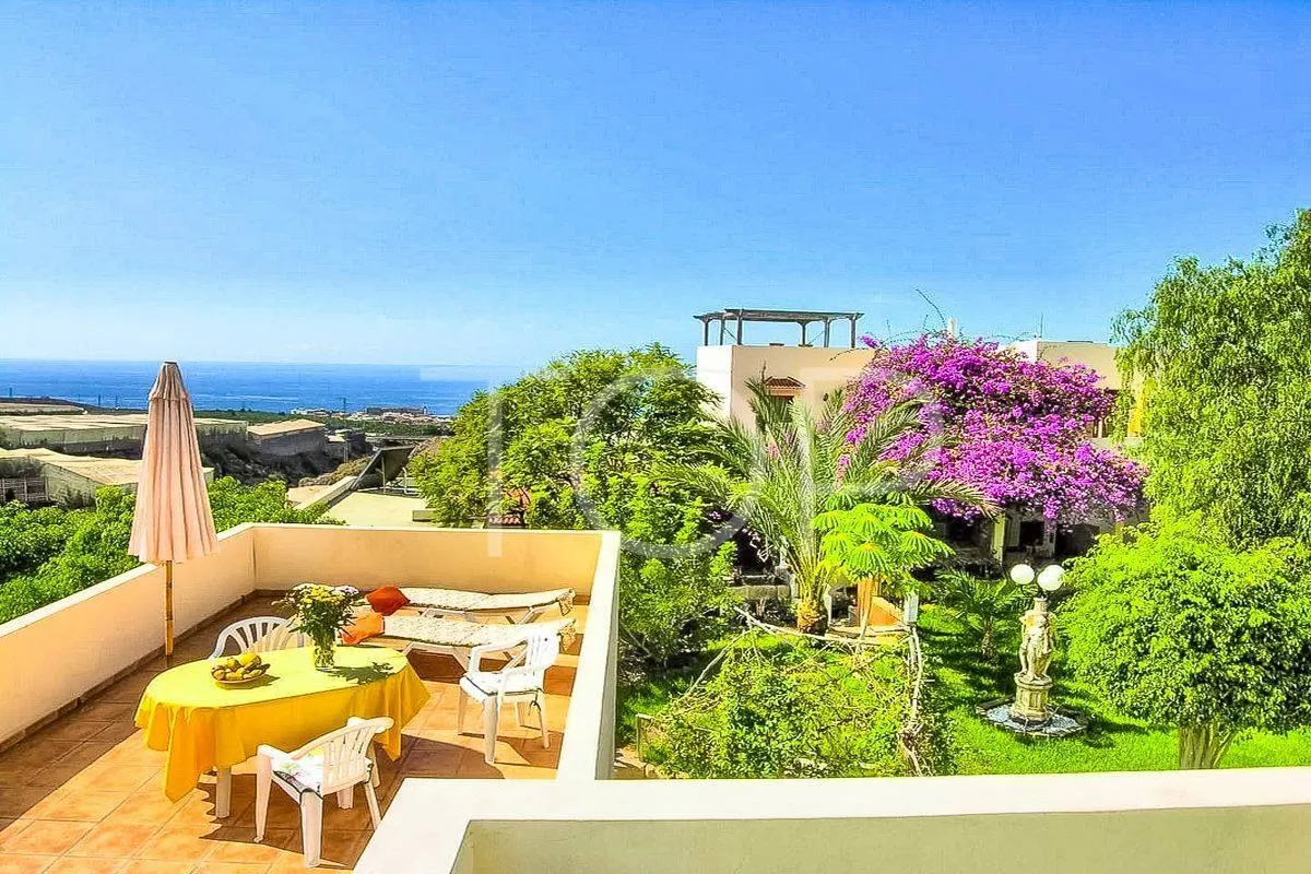 Romántica mansión con 6 apartamentos en Costa de Adeje