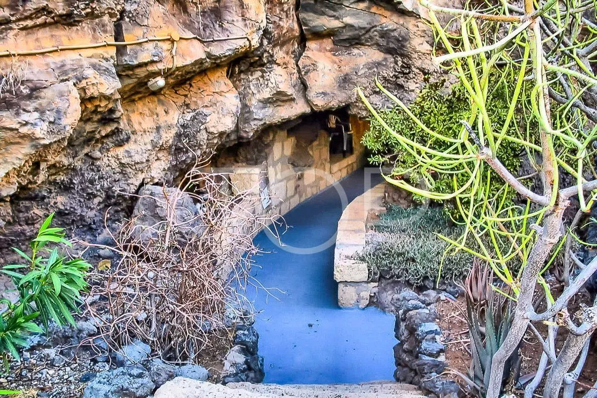 Romantisches Herrenhaus mit 6 Wohneinheiten in Costa  Adeje