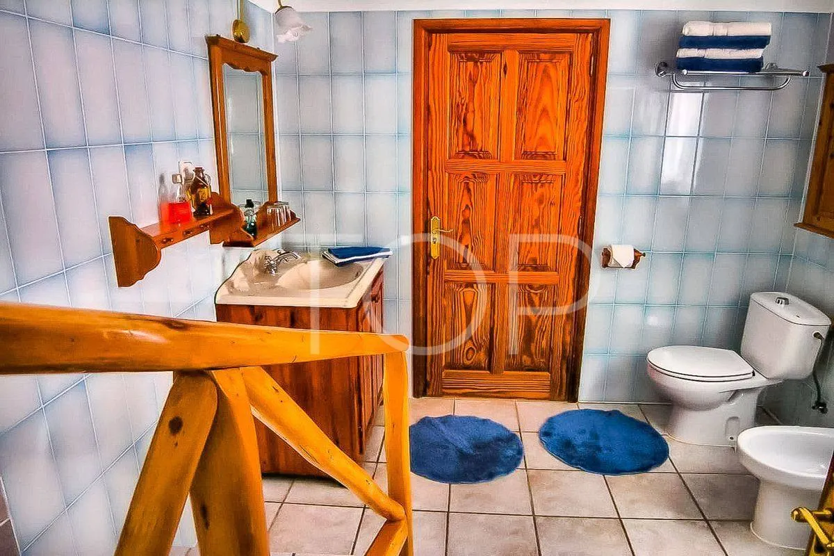 Romantisches Herrenhaus mit 6 Wohneinheiten in Costa  Adeje