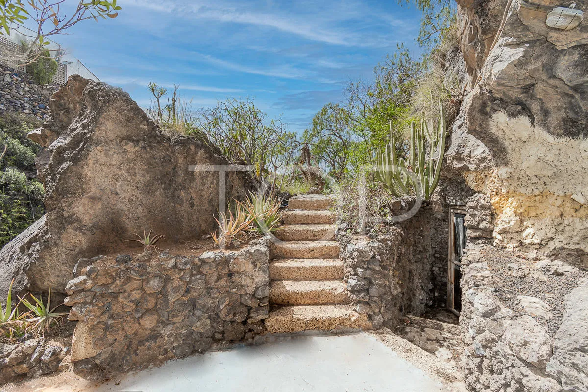 Romantisches Herrenhaus mit 6 Wohneinheiten in Costa  Adeje