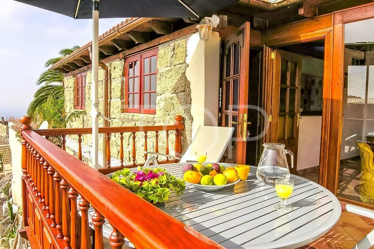 Romantisches Herrenhaus mit 6 Wohneinheiten in Costa  Adeje