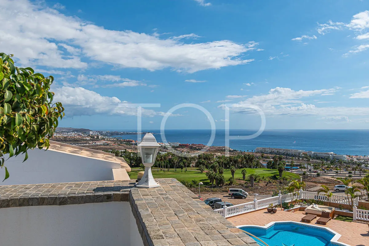 Beeindruckende Luxusvilla am Golfplatz Costa Adeje