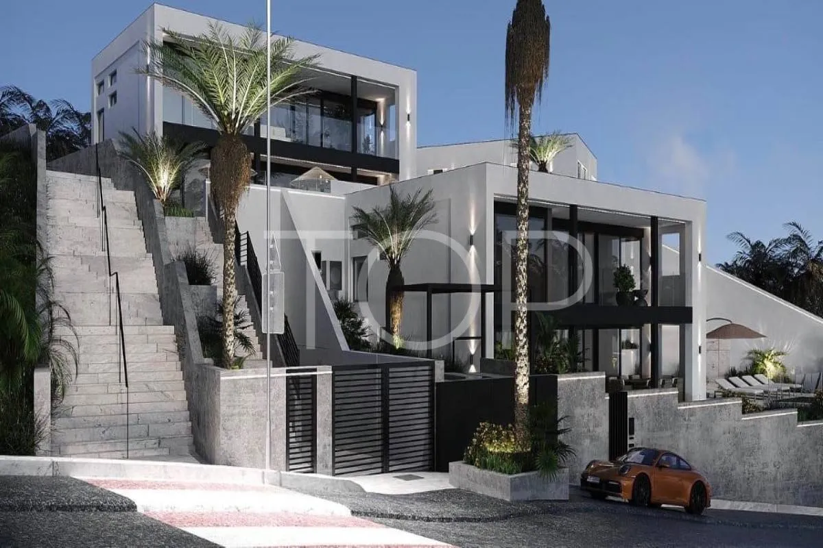Villa de nueva construcción con vistas al mar y piscina privada en San Eugenio, Adeje