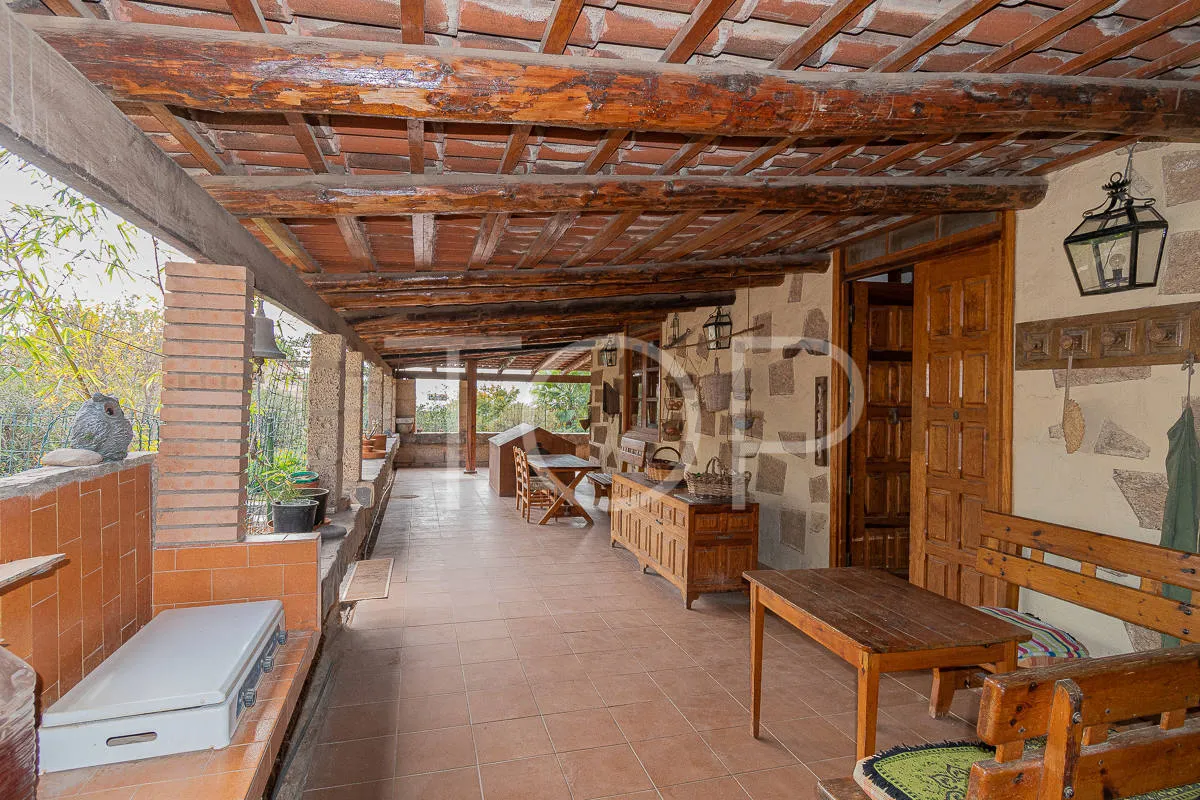 Preciosa casa canaria con gran jardín y vistas al mar en Aldea Blanca
