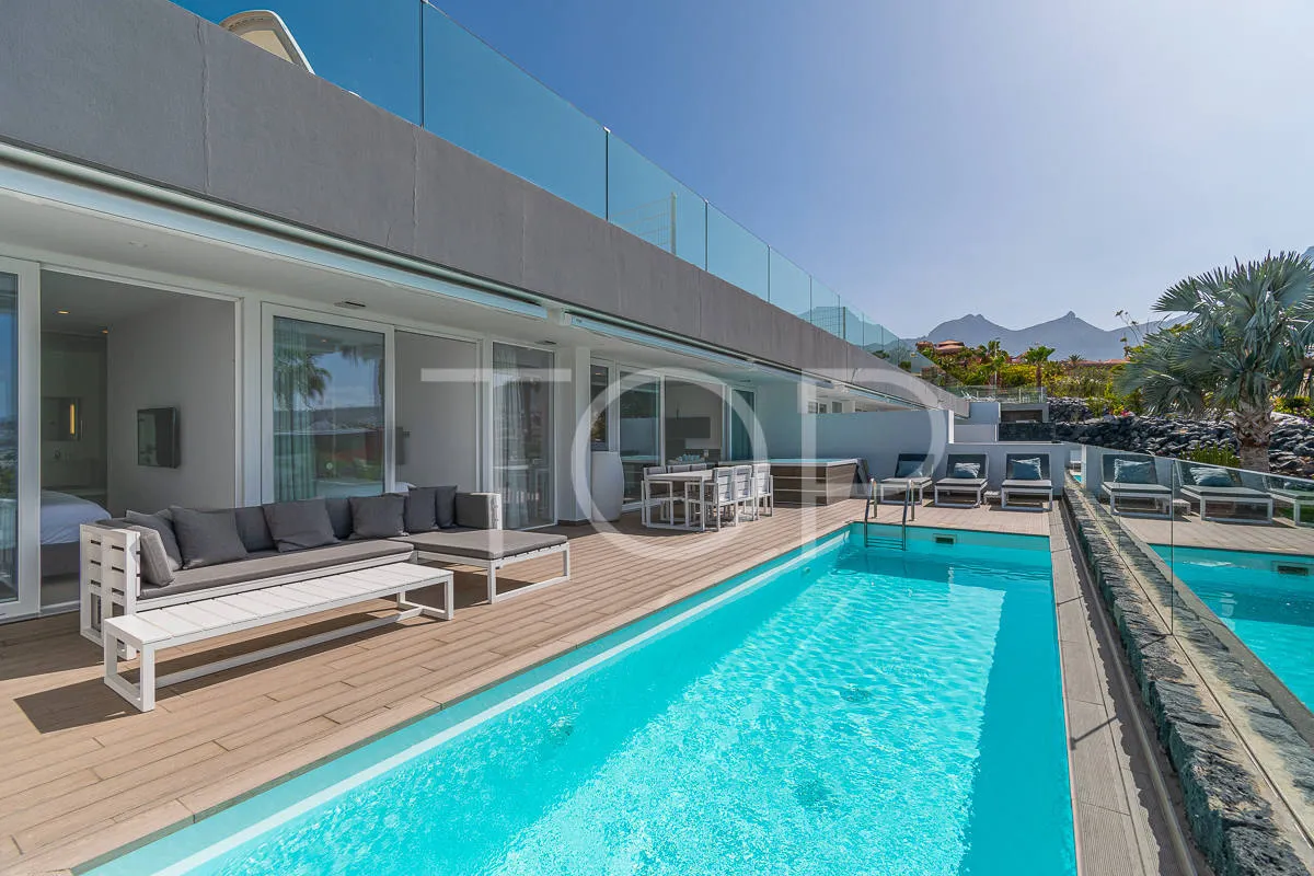 Apartamento de dos dormitorios con piscina privada en Baobab