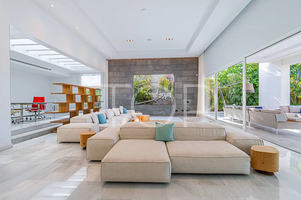 Villa de super lujo en la Caleta