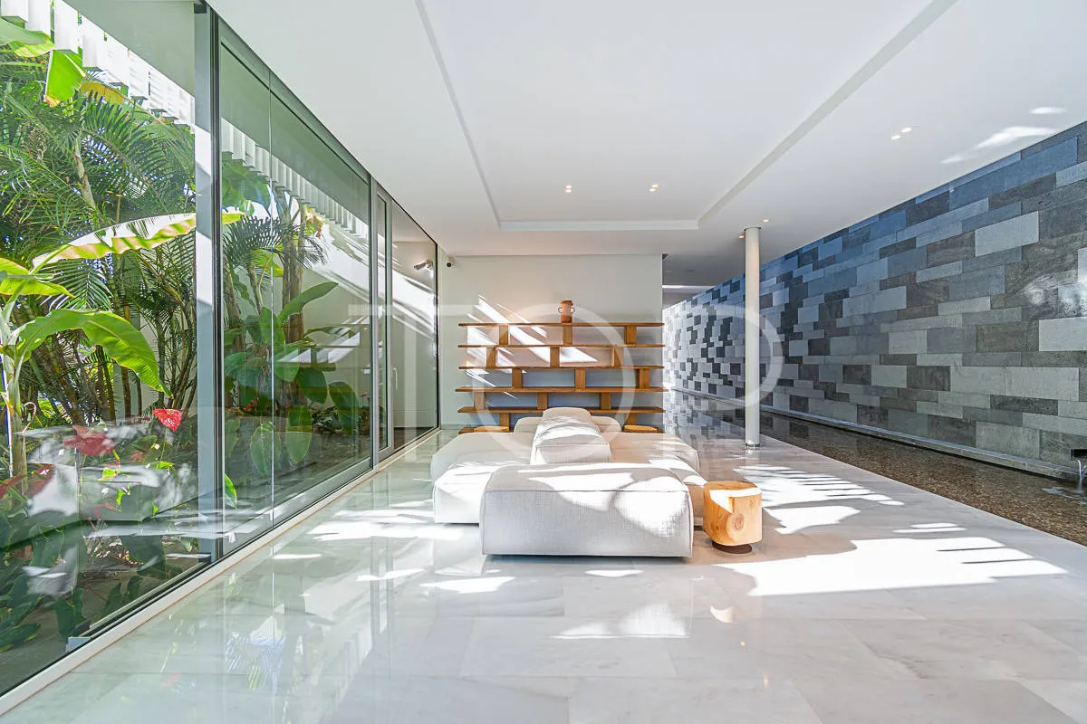 Super luxury villa in La Caleta