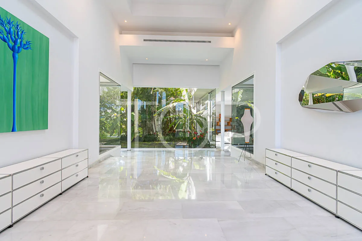 Super luxury villa in La Caleta