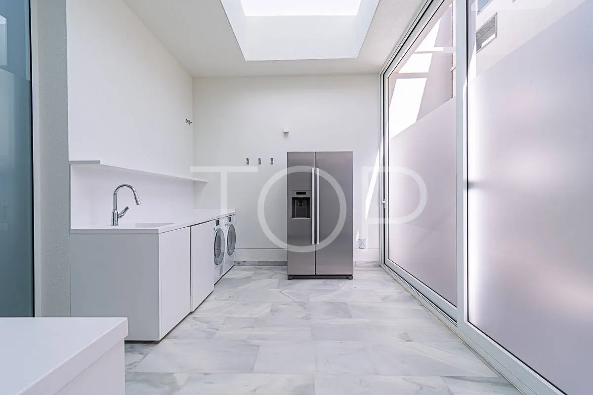 Super luxury villa in La Caleta