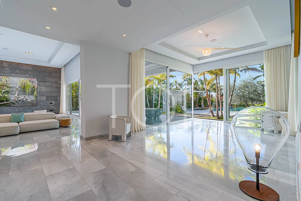 Super luxury villa in La Caleta