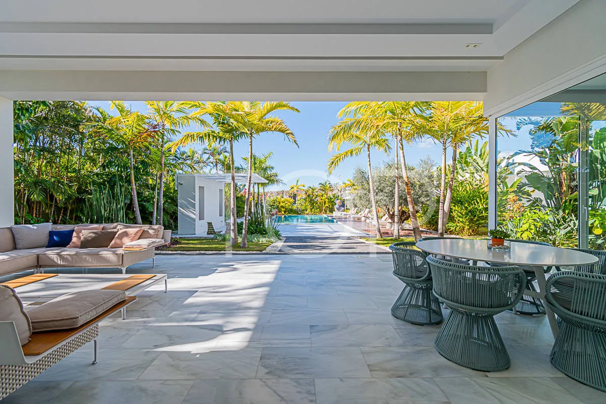 Super luxury villa in La Caleta
