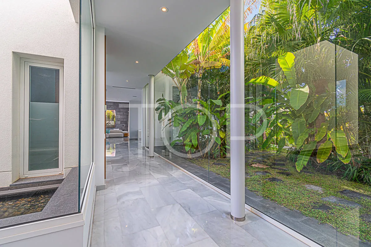 Super luxury villa in La Caleta