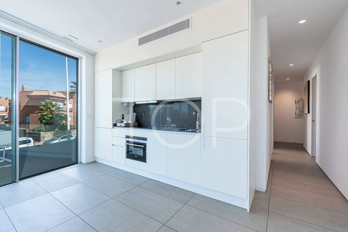 Apartamento con amplia terraza en venta