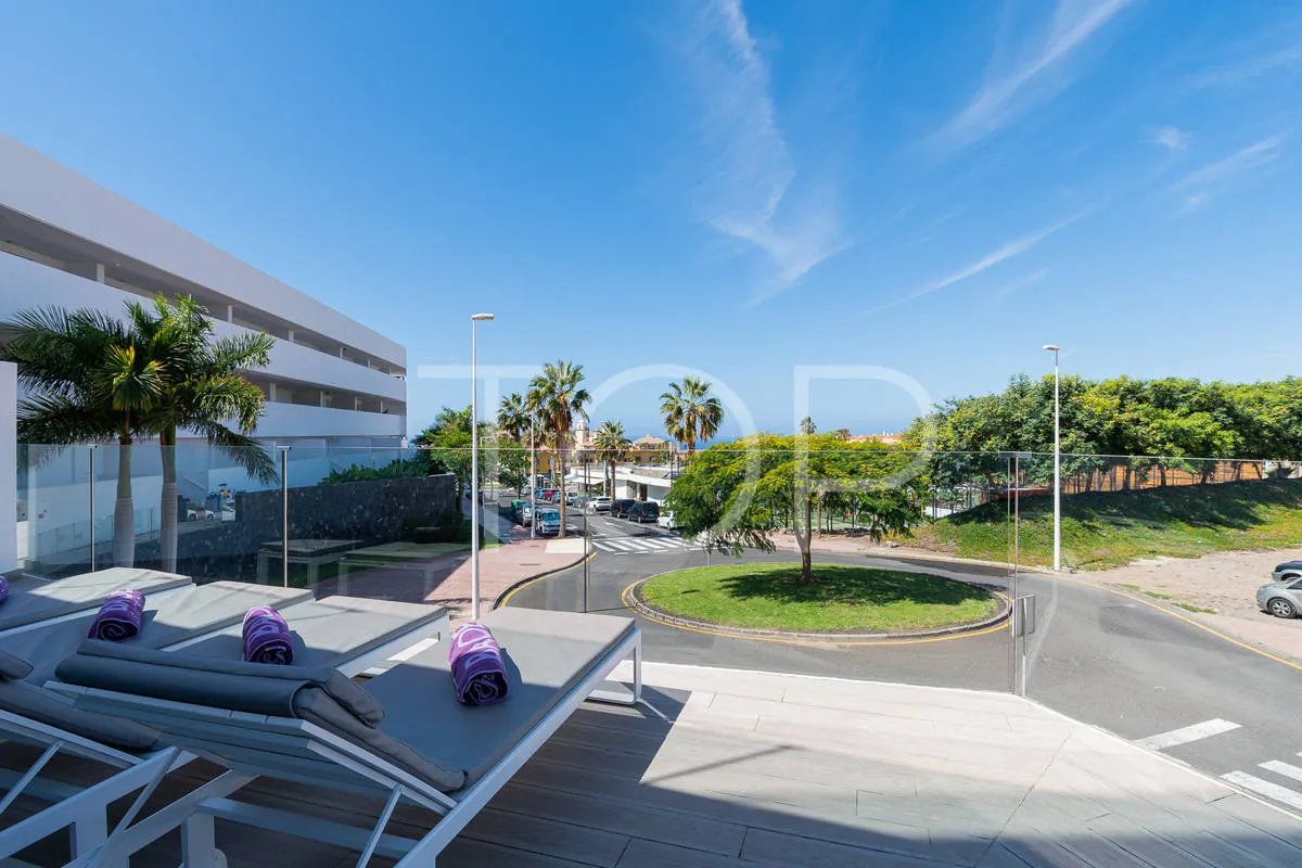 Apartamento con amplia terraza en venta