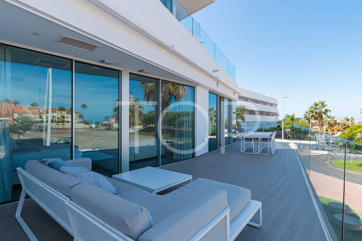 Apartamento con amplia terraza en venta