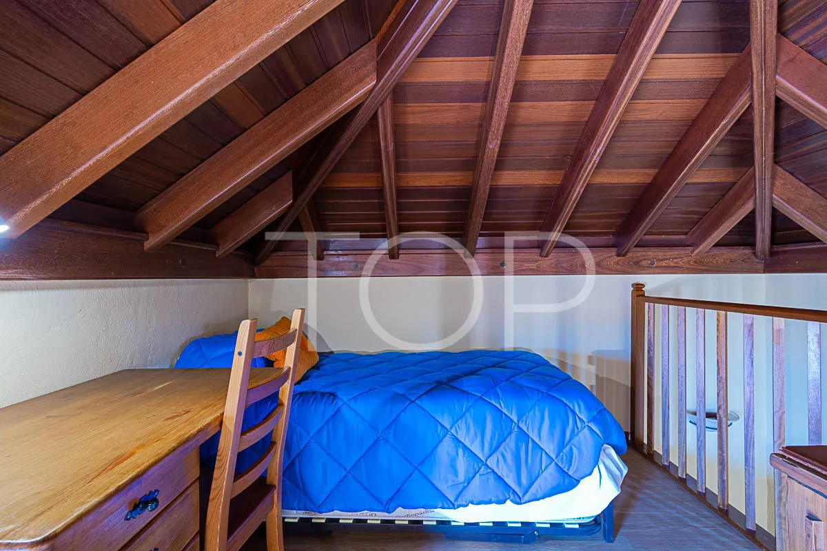Chalet con piscina y almacén en Costa Adeje (El Madroñal) - A la venta