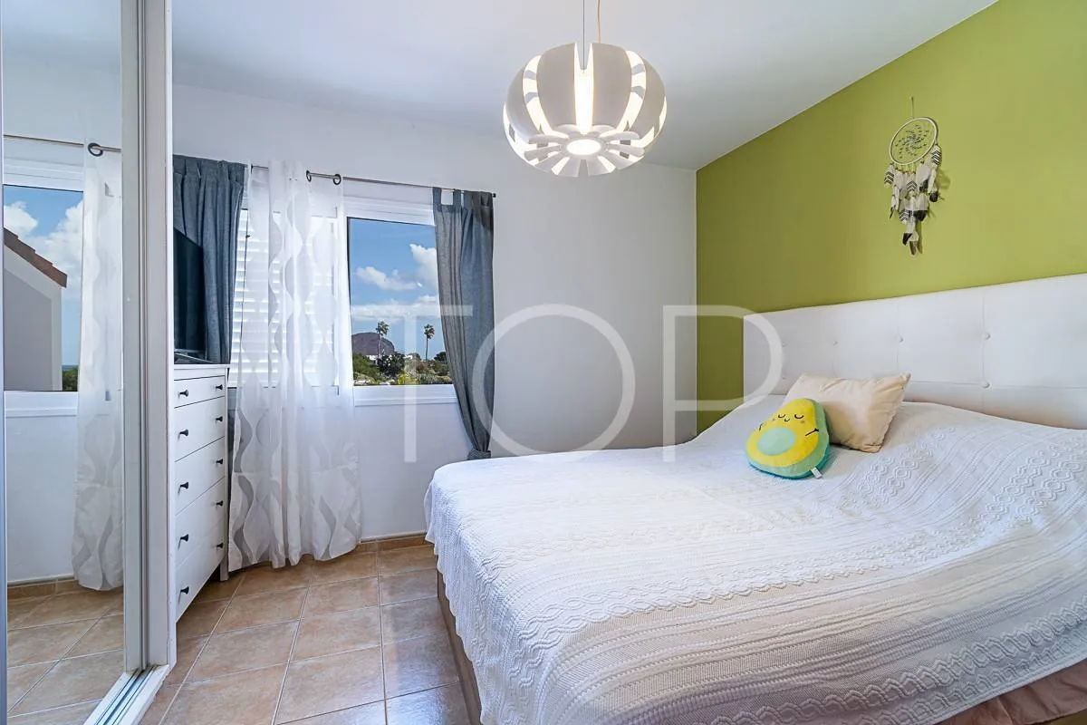 Casa adosada en primera línea de mar en venta, La Mareta, Granadilla de Abona