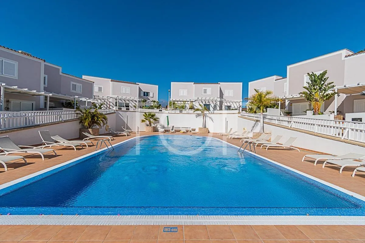 Casa adosada en primera línea de mar en venta, La Mareta, Granadilla de Abona