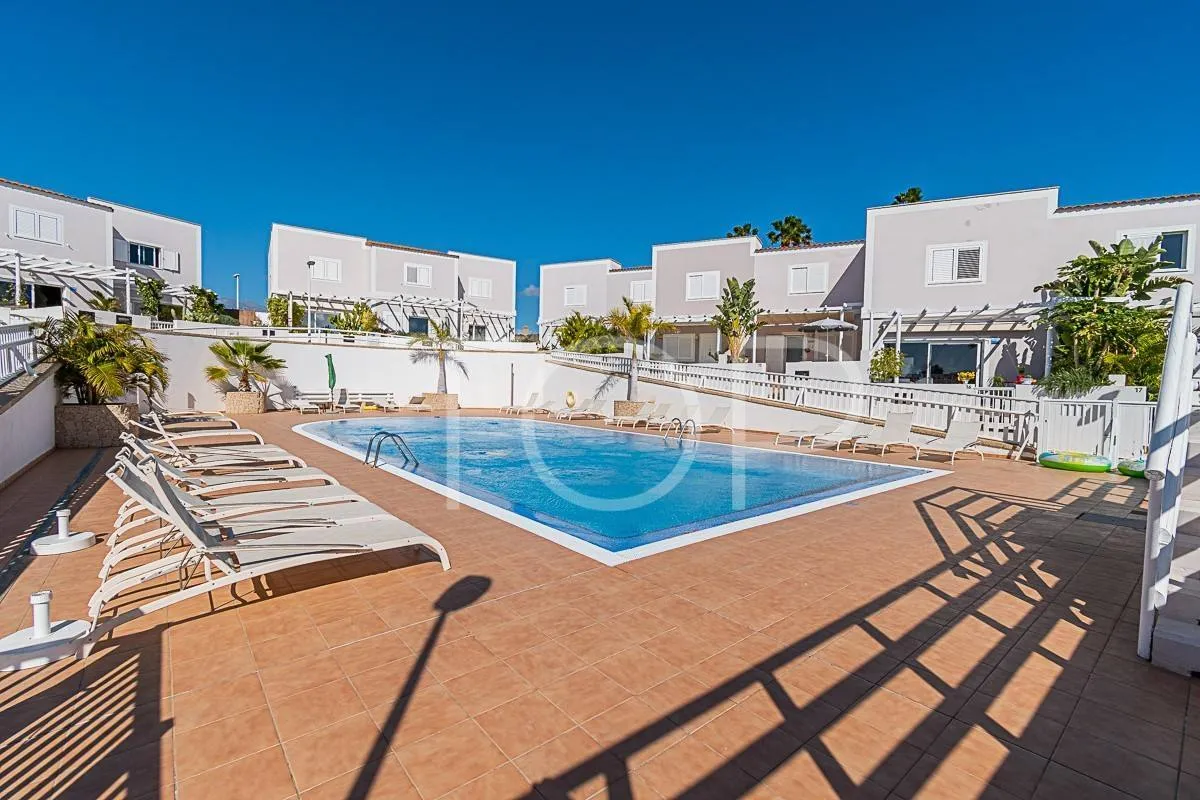 Casa adosada en primera línea de mar en venta, La Mareta, Granadilla de Abona