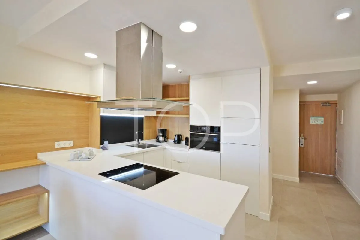 Se vende apartamento de lujo con régimen de explotación y rendimiento de 6% garantizado