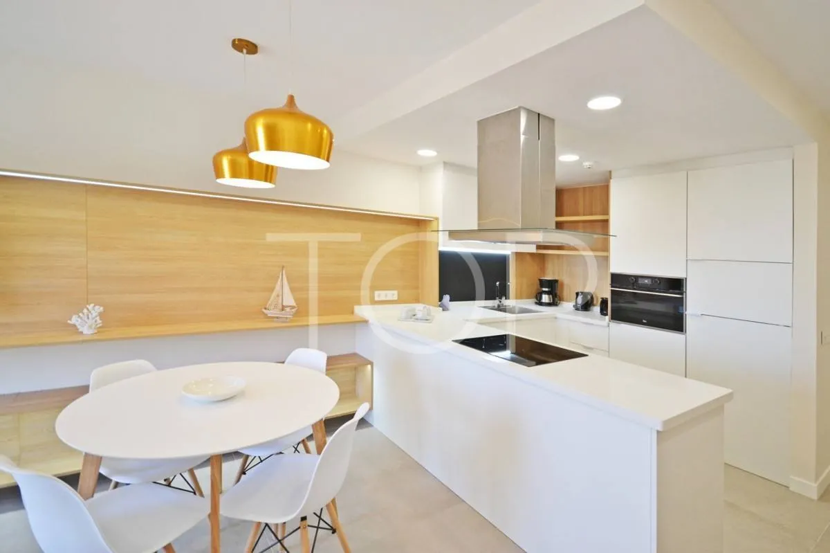 Se vende apartamento de lujo con régimen de explotación y rendimiento de 6% garantizado