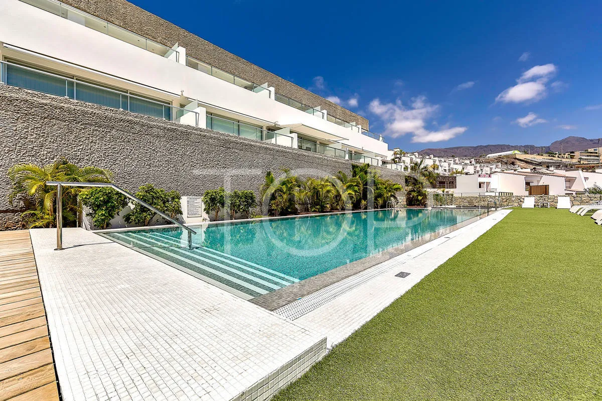 Apartamento de lujo con piscina privada en la exclusiva zona de La Caleta