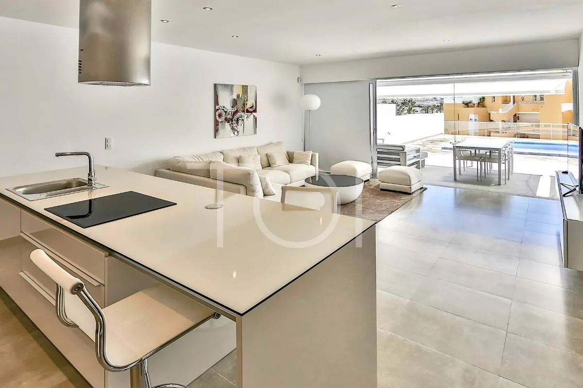 Apartamento de lujo con piscina privada en la exclusiva zona de La Caleta