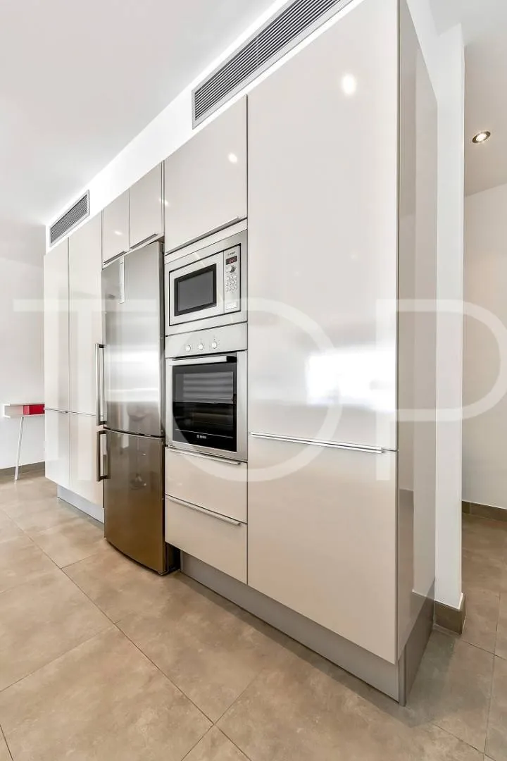 Apartamento de lujo con piscina privada en la exclusiva zona de La Caleta