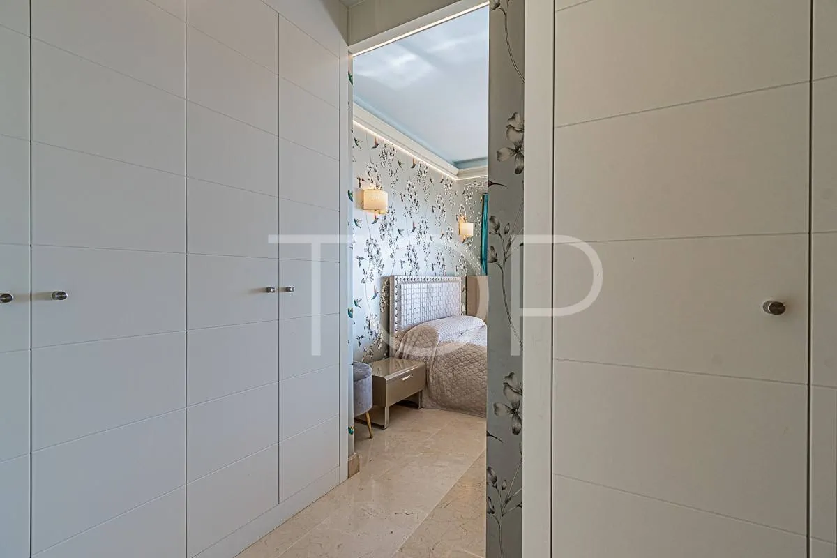 Maravilloso apartamento de 3 dormitorios con vistas al mar en venta en La Caleta