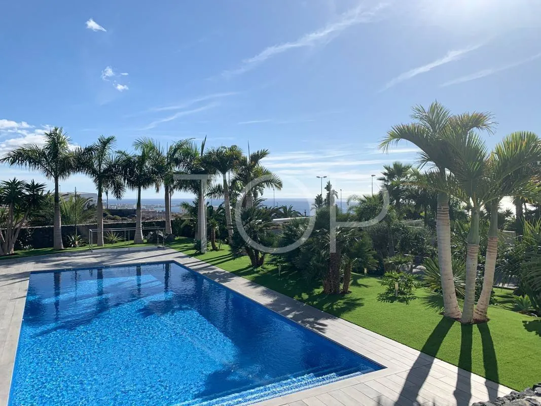 Excepcional villa en el Golf de Costa Adeje