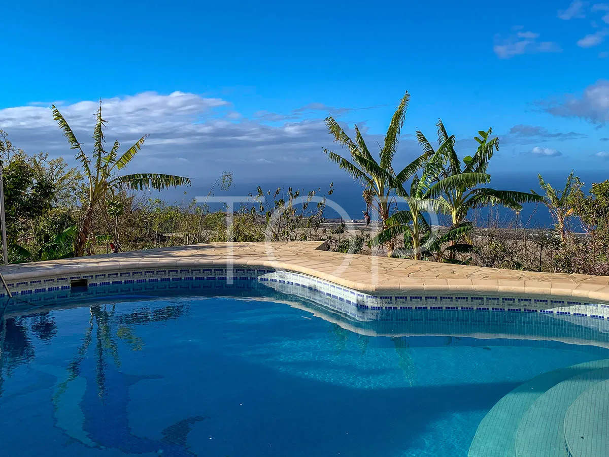 Gran finca en una ubicación privilegiada en Tejina, Guia de Isora