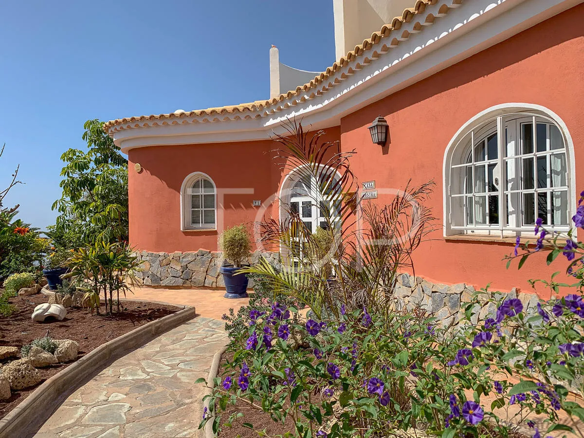 Magnificent finca with charming villa in Guia de Isora - for sale