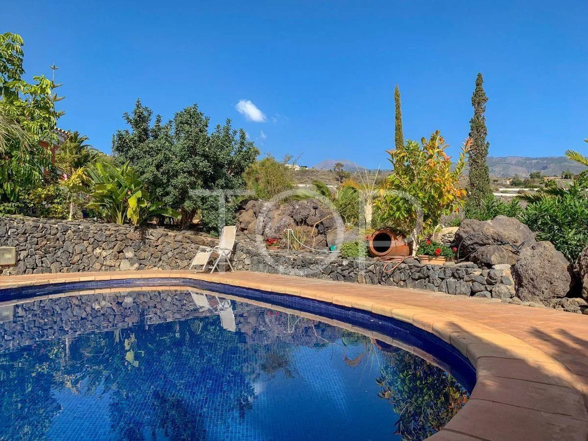 Magnificent finca with charming villa in Guia de Isora - for sale