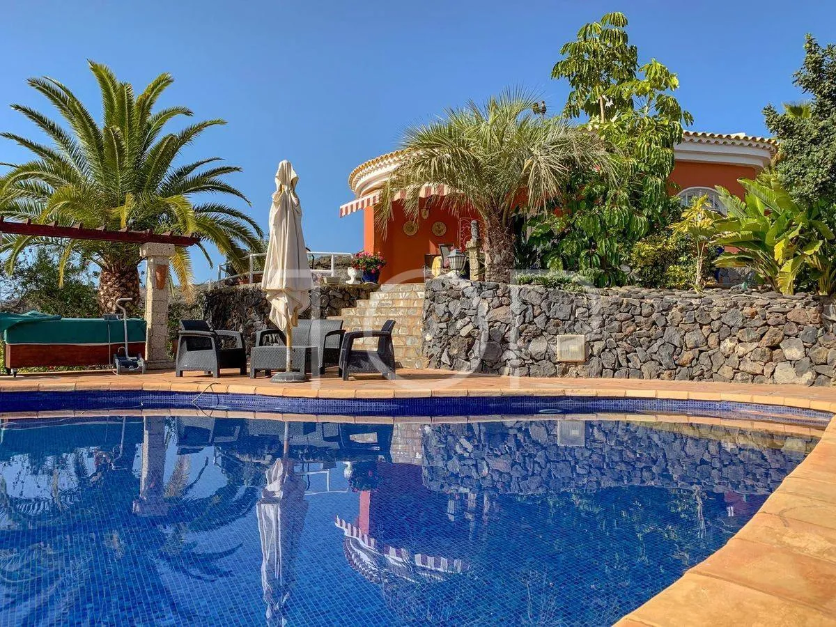 Magnificent finca with charming villa in Guia de Isora - for sale