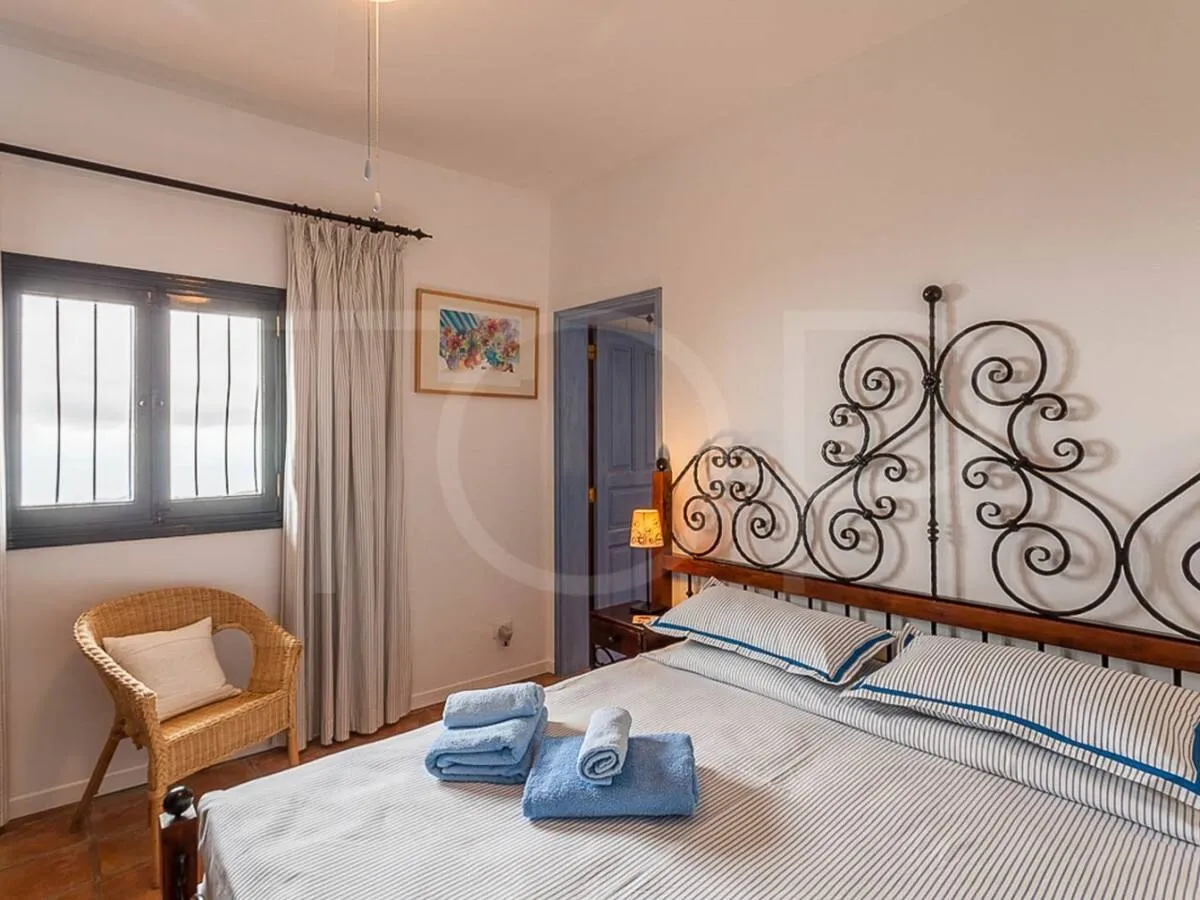 Finca en tranquila zona rural con 2 casas y piscina en Arona - A la venta