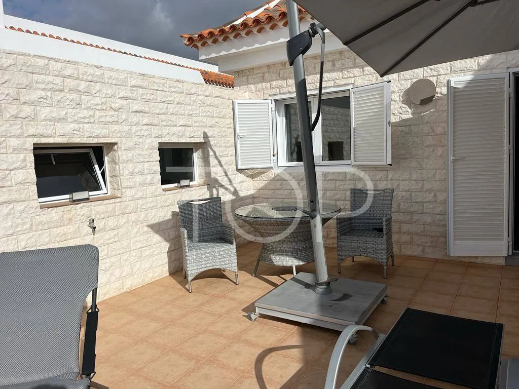 Bonita casa adosada con 3 dormitorios y amplia terraza en la tranquila zona de Las Arenas, El Médano