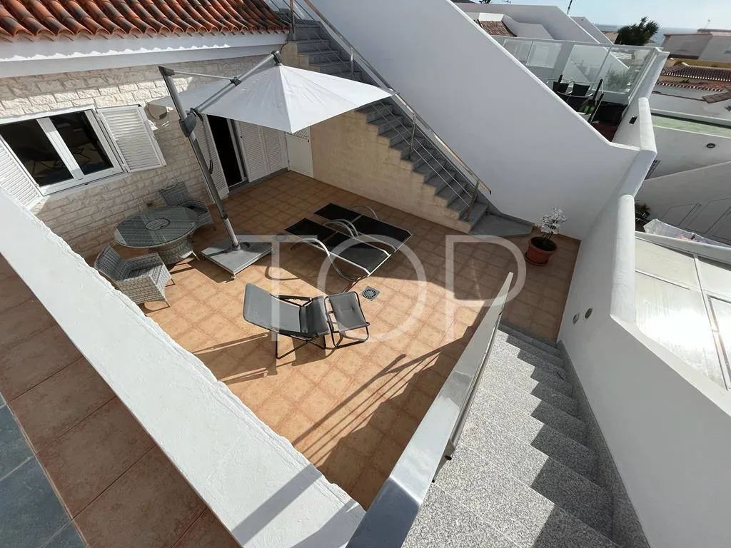 Bonita casa adosada con 3 dormitorios y amplia terraza en la tranquila zona de Las Arenas, El Médano