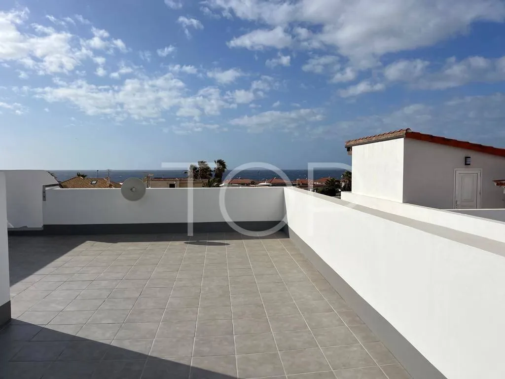 Schönes Reihenhaus mit 3 Schlafzimmern und großer Terrasse in der ruhigen Wohngegend Las Arenas, El Médano