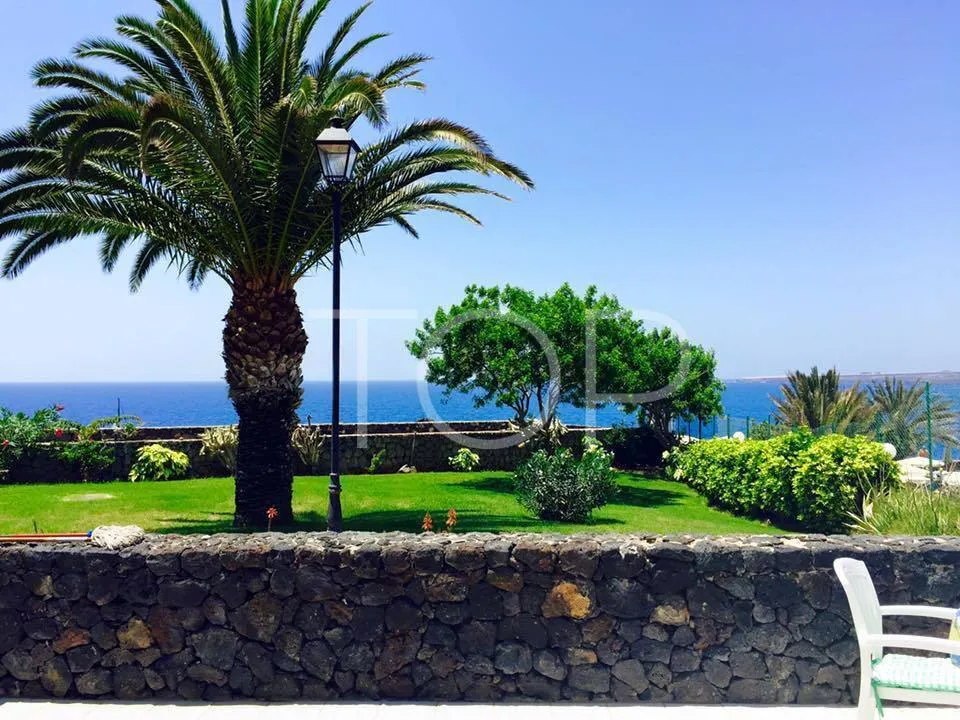 Apartamento en primera línea con preciosas vistas en Costa del Silencio