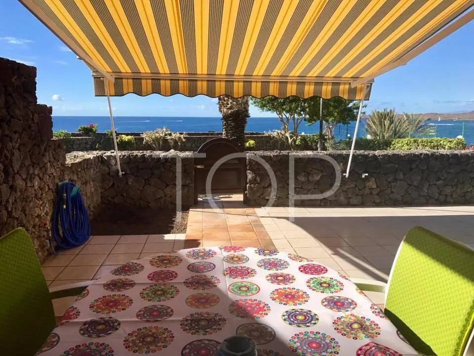 Apartamento en primera línea con preciosas vistas en Costa del Silencio