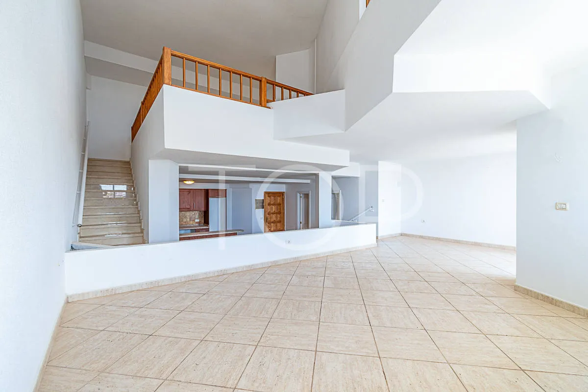 Schönes Penthouse mit Meerblick zu verkaufen in San Eugenio