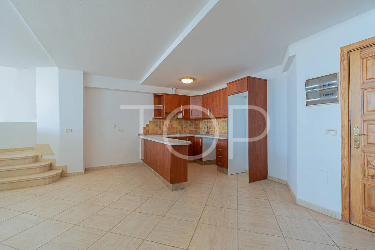 Schönes Penthouse mit Meerblick zu verkaufen in San Eugenio