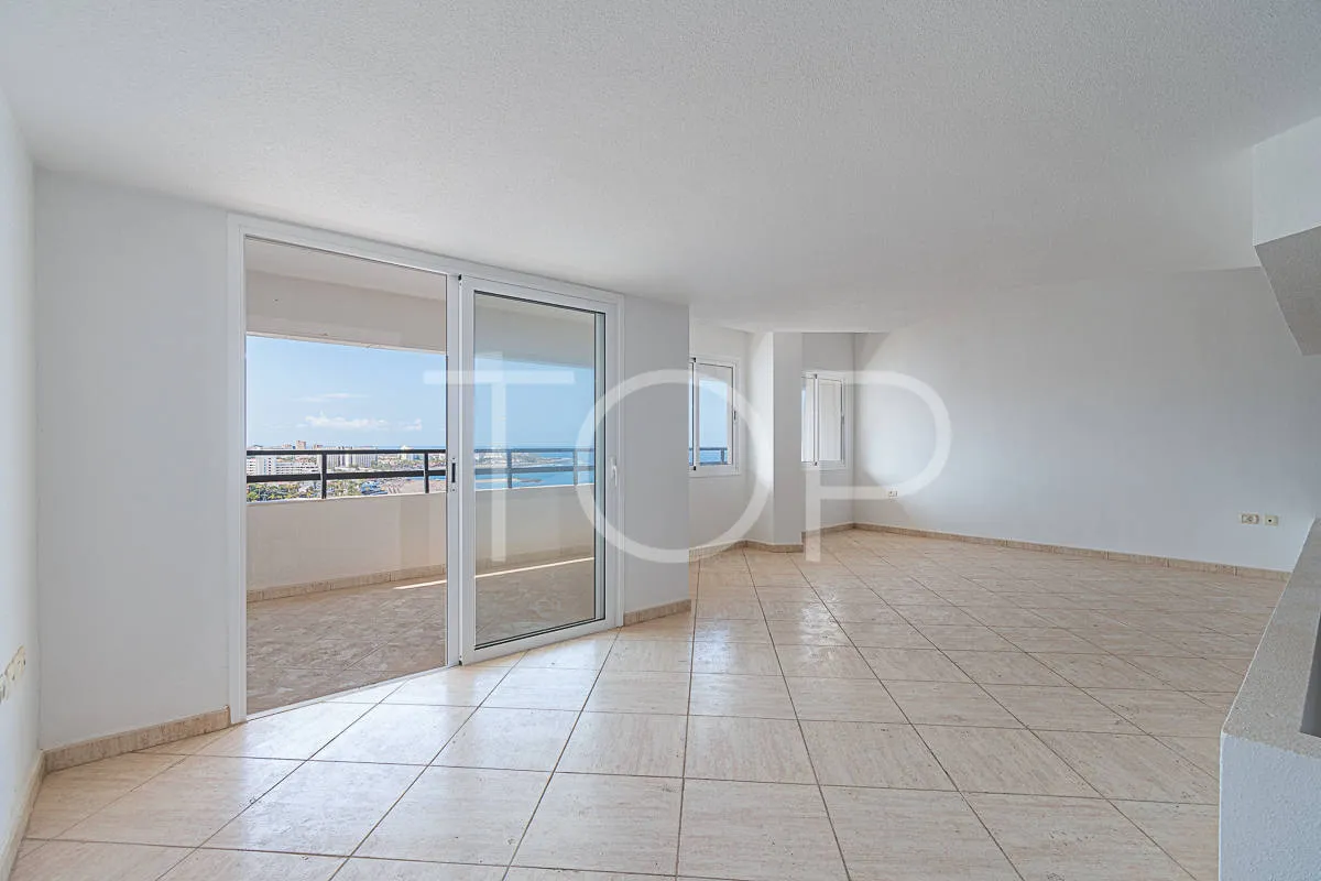 Schönes Penthouse mit Meerblick zu verkaufen in San Eugenio